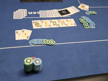 Poker Lounge Image 13